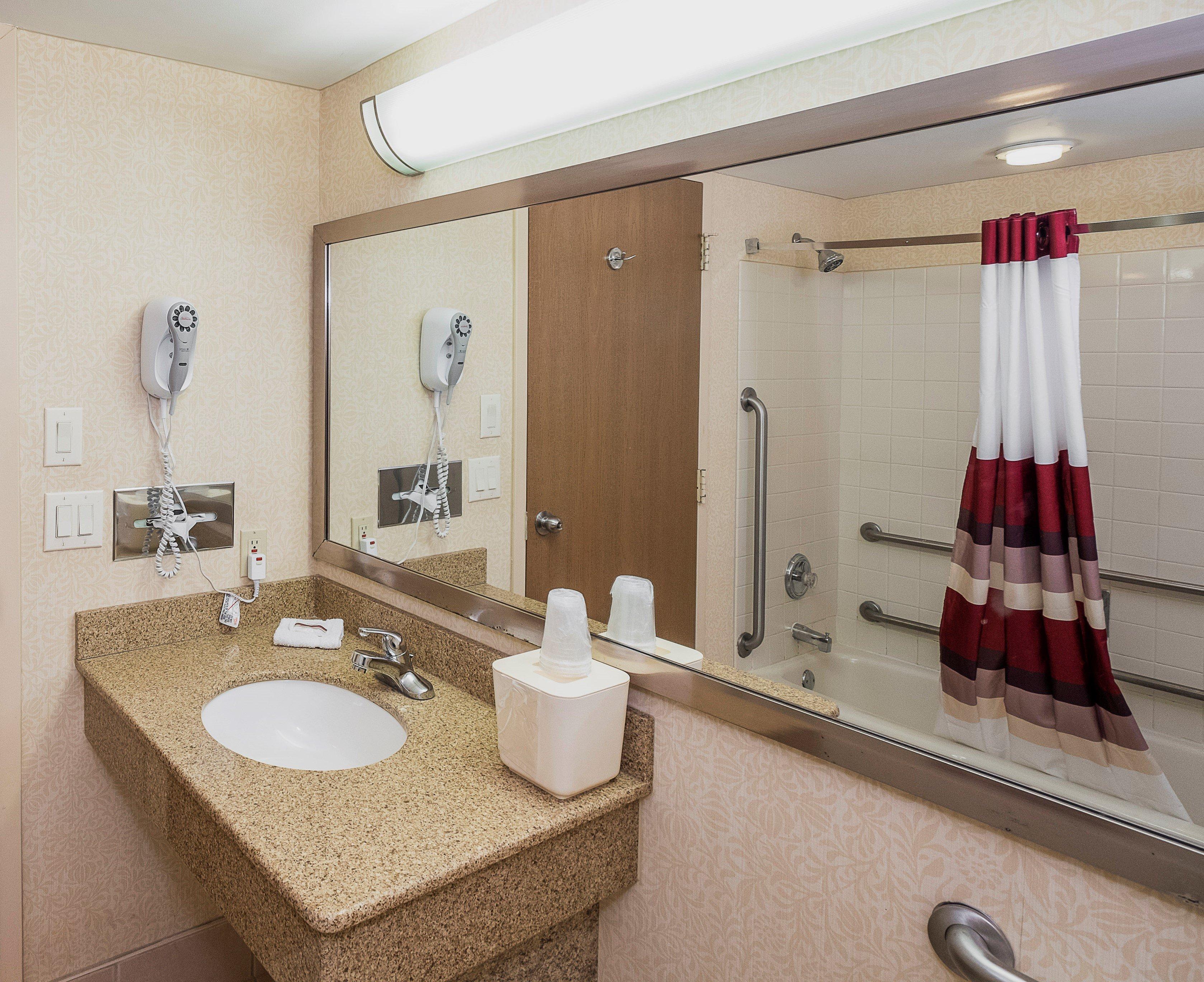 Red Roof Inn & Suites Mt Holly - Mcguire Afb Westampton Экстерьер фото