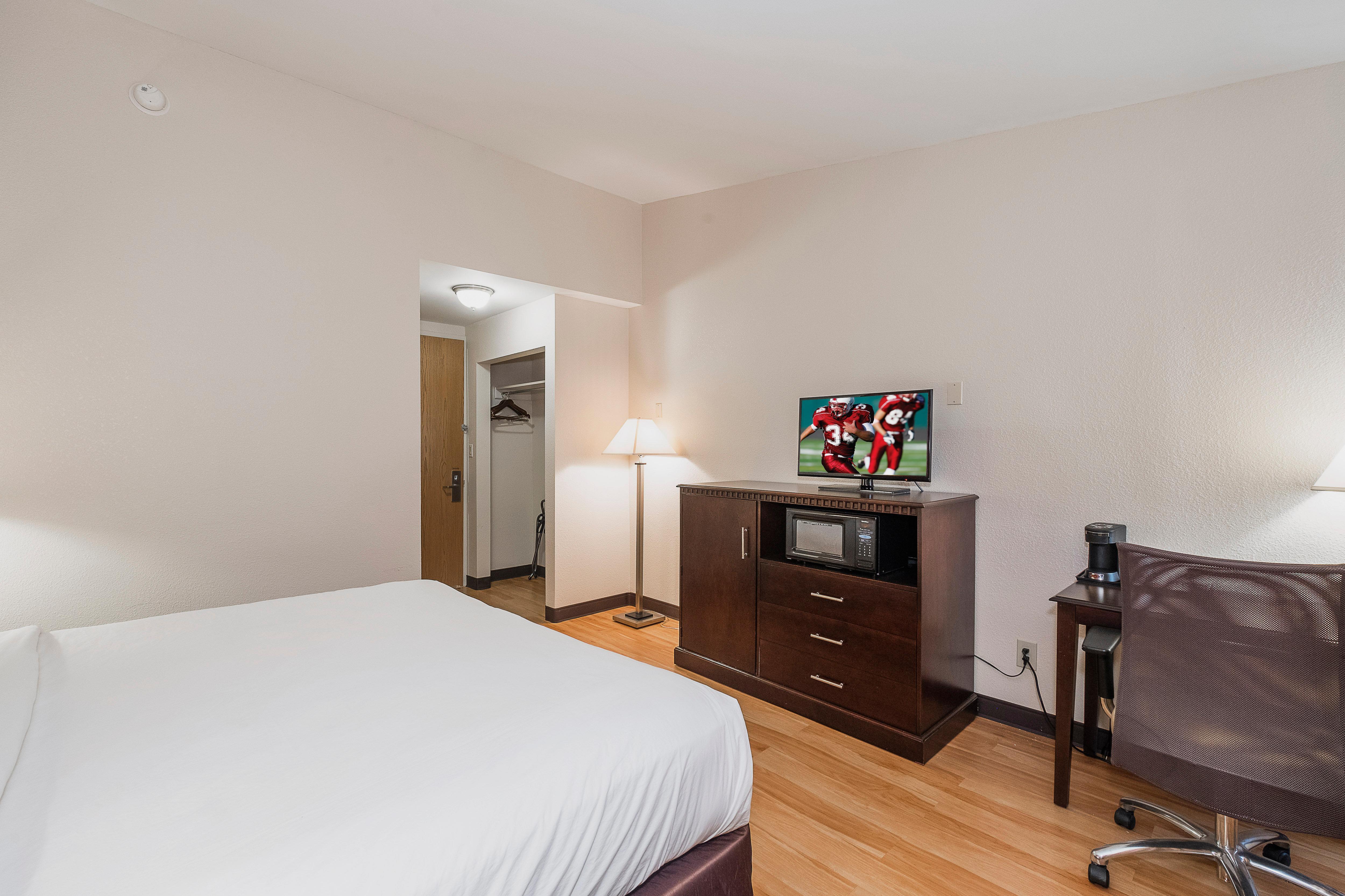 Red Roof Inn & Suites Mt Holly - Mcguire Afb Westampton Экстерьер фото