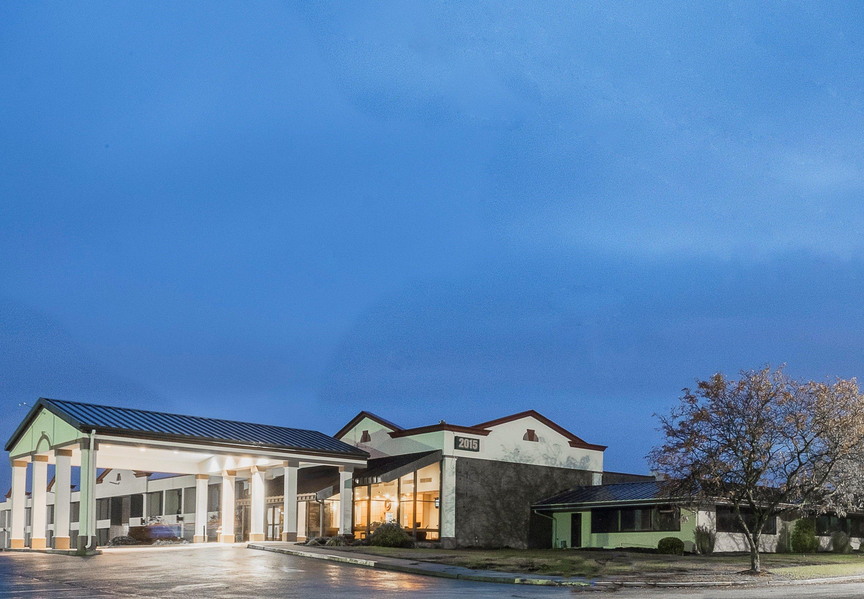 Red Roof Inn & Suites Mt Holly - Mcguire Afb Westampton Экстерьер фото