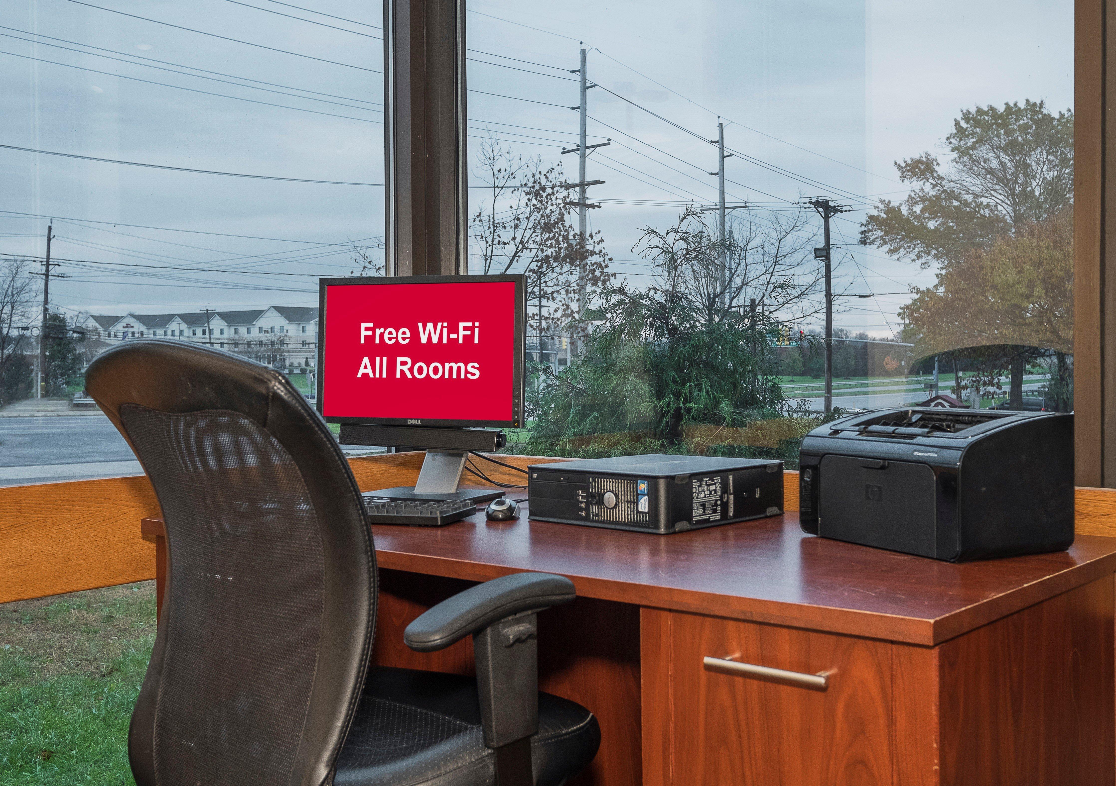 Red Roof Inn & Suites Mt Holly - Mcguire Afb Westampton Экстерьер фото
