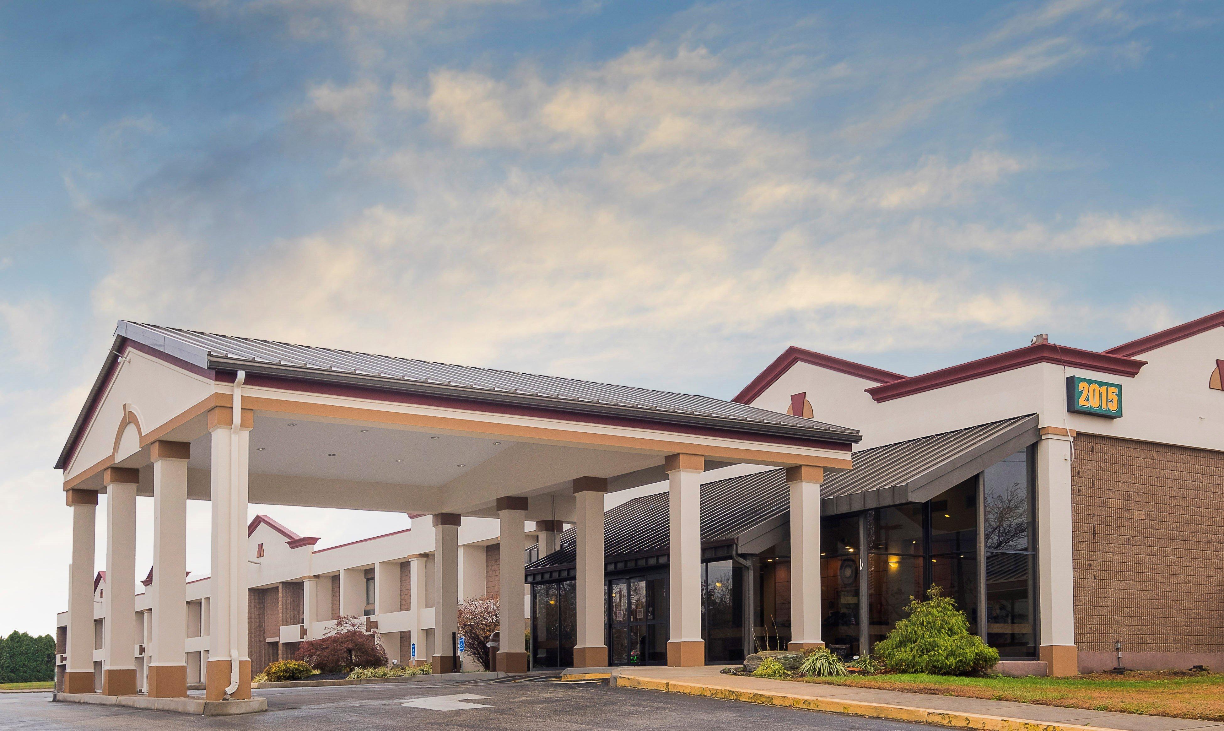Red Roof Inn & Suites Mt Holly - Mcguire Afb Westampton Экстерьер фото