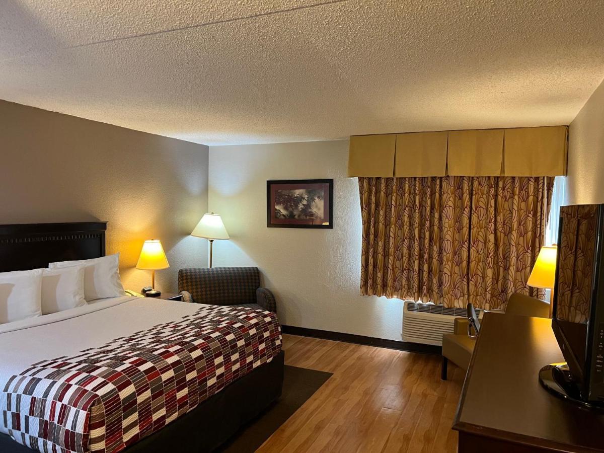 Red Roof Inn & Suites Mt Holly - Mcguire Afb Westampton Экстерьер фото