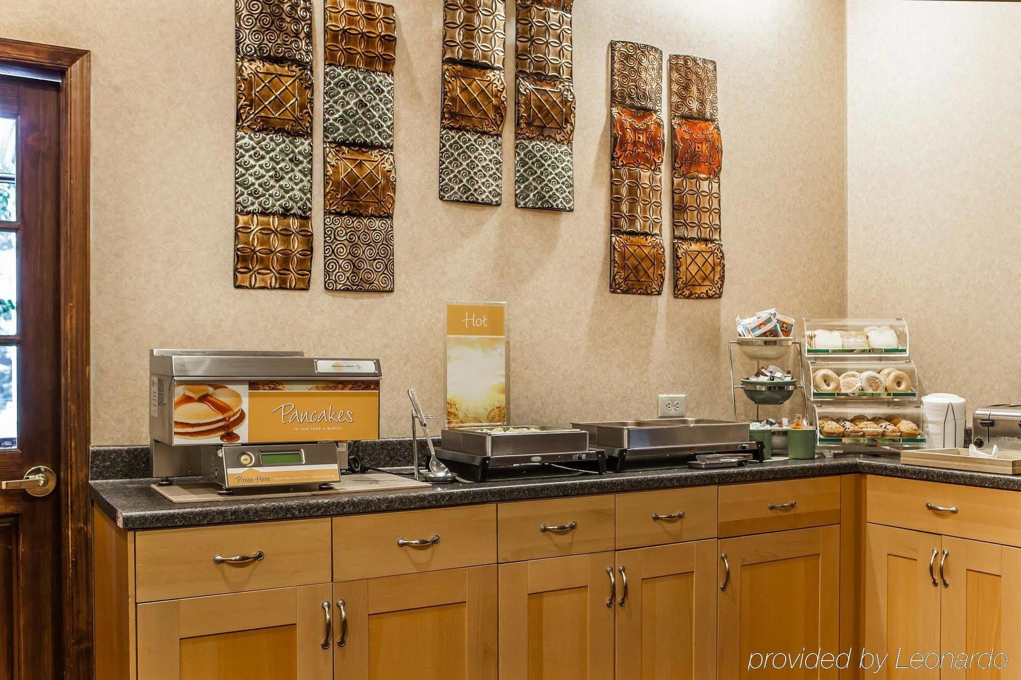 Red Roof Inn & Suites Mt Holly - Mcguire Afb Westampton Экстерьер фото