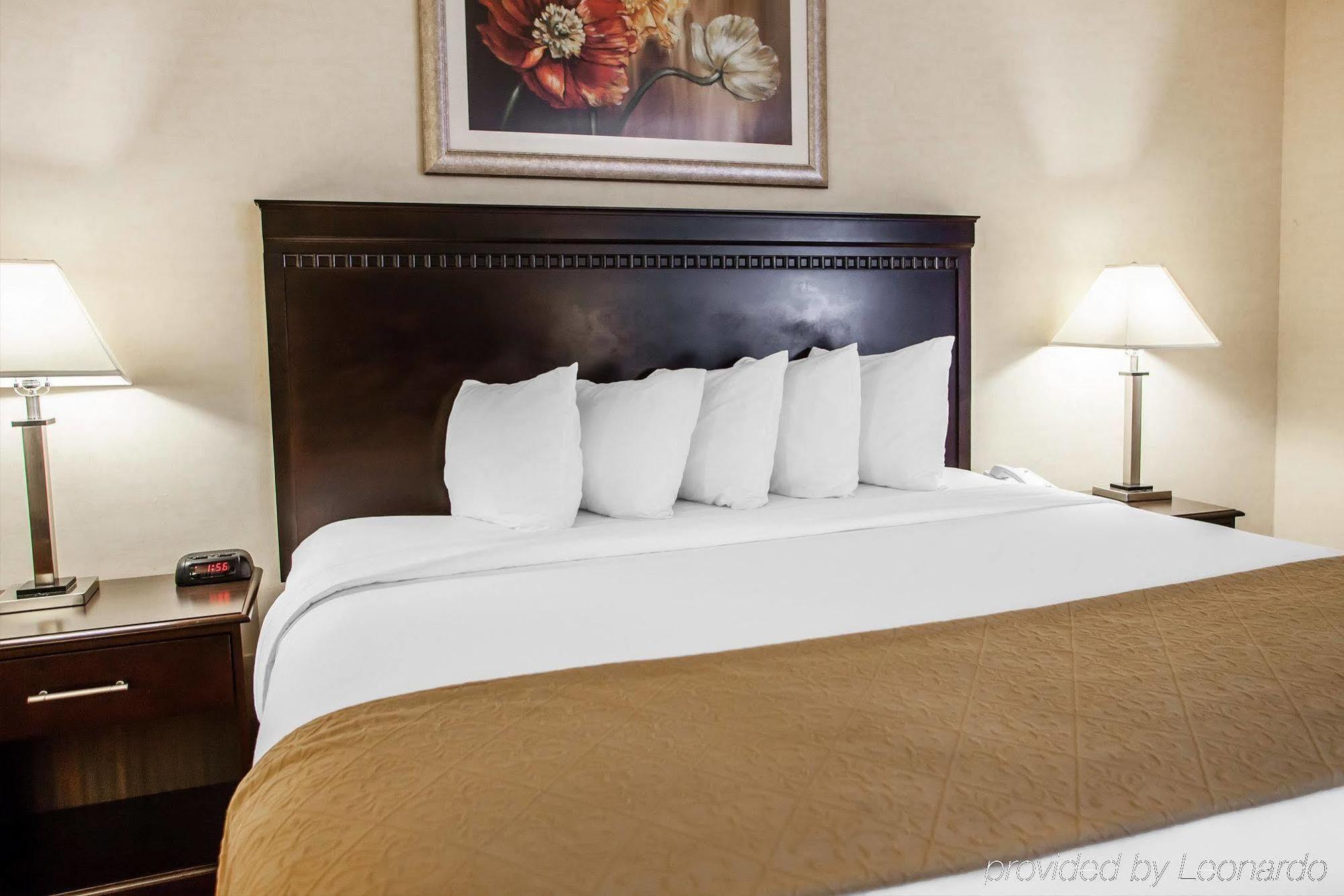 Red Roof Inn & Suites Mt Holly - Mcguire Afb Westampton Экстерьер фото