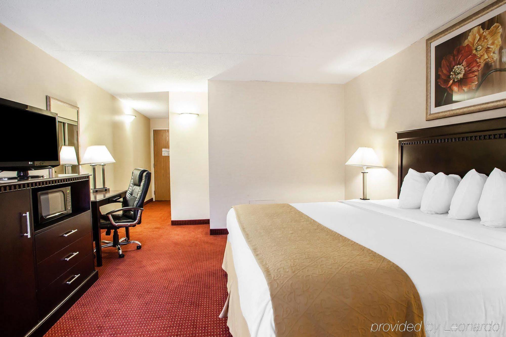 Red Roof Inn & Suites Mt Holly - Mcguire Afb Westampton Экстерьер фото