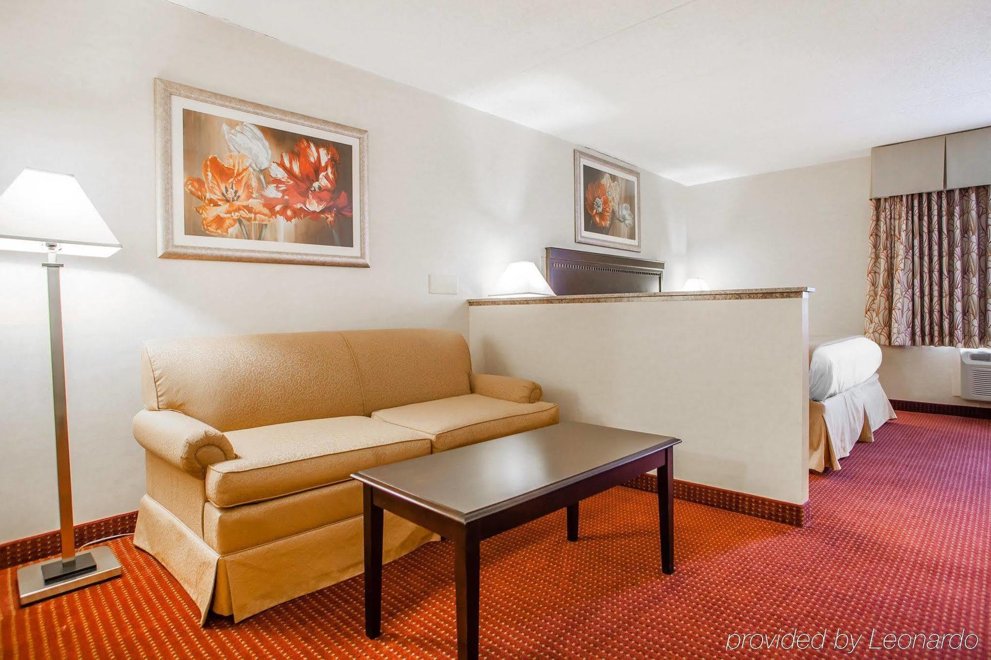 Red Roof Inn & Suites Mt Holly - Mcguire Afb Westampton Экстерьер фото