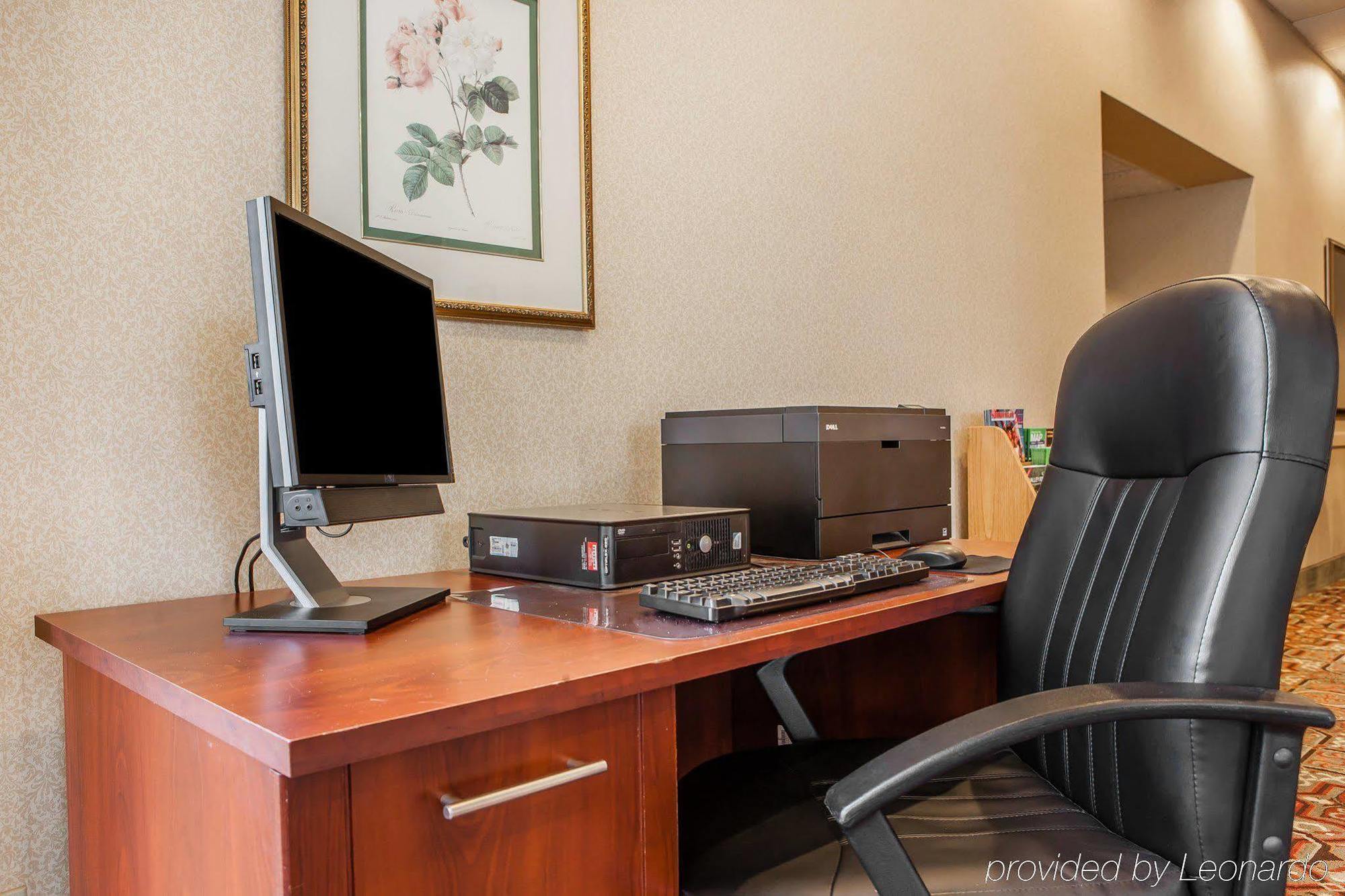 Red Roof Inn & Suites Mt Holly - Mcguire Afb Westampton Экстерьер фото