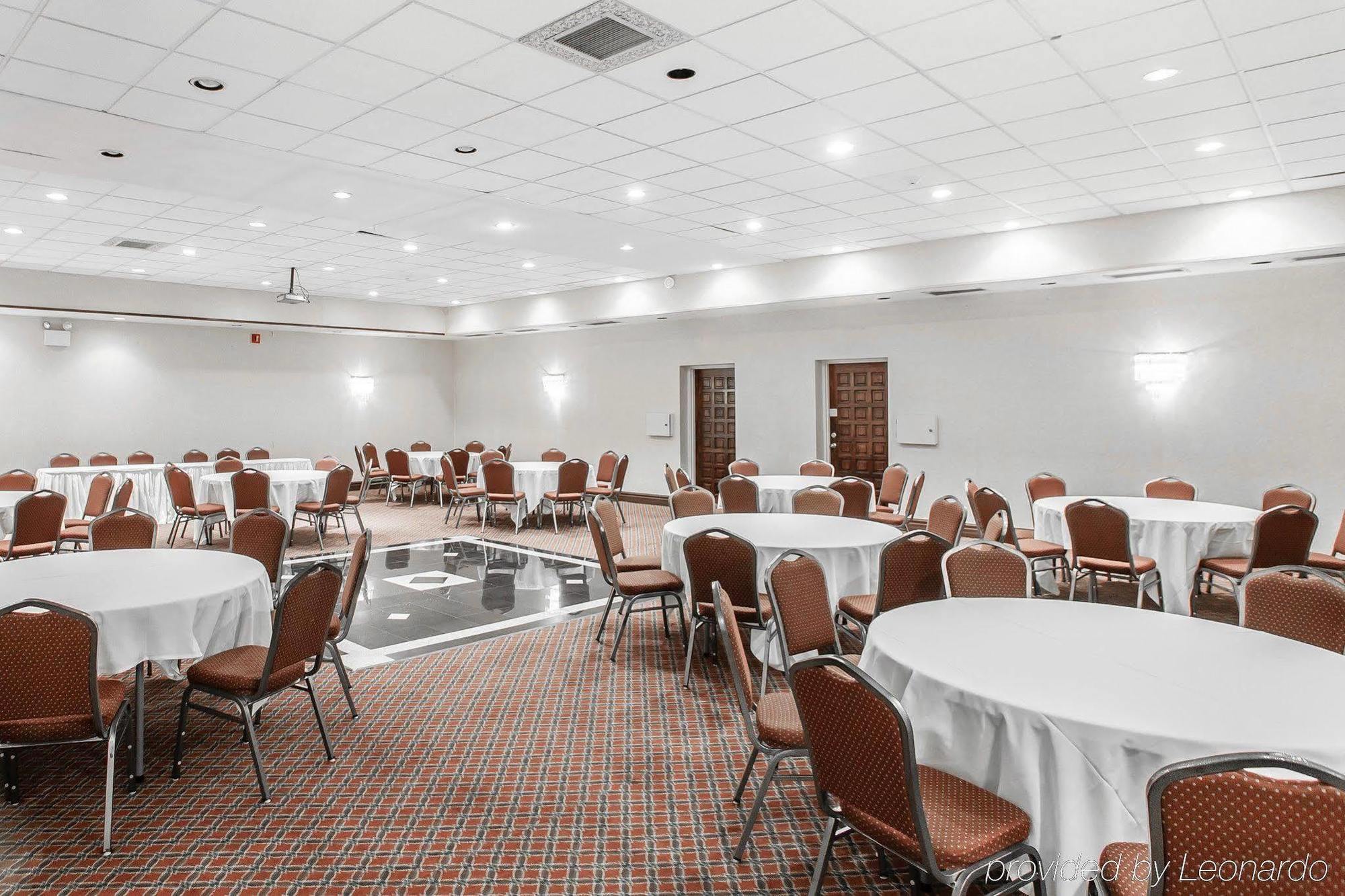 Red Roof Inn & Suites Mt Holly - Mcguire Afb Westampton Экстерьер фото